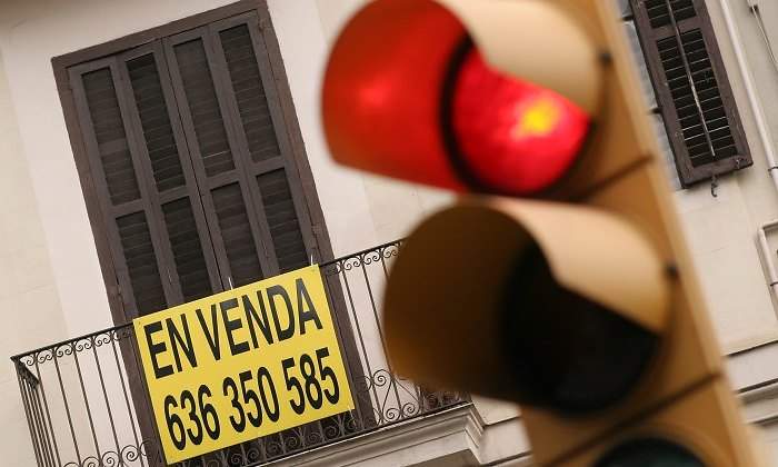  La crisis golpea con más fuerza a la vivienda en Cataluña: los...